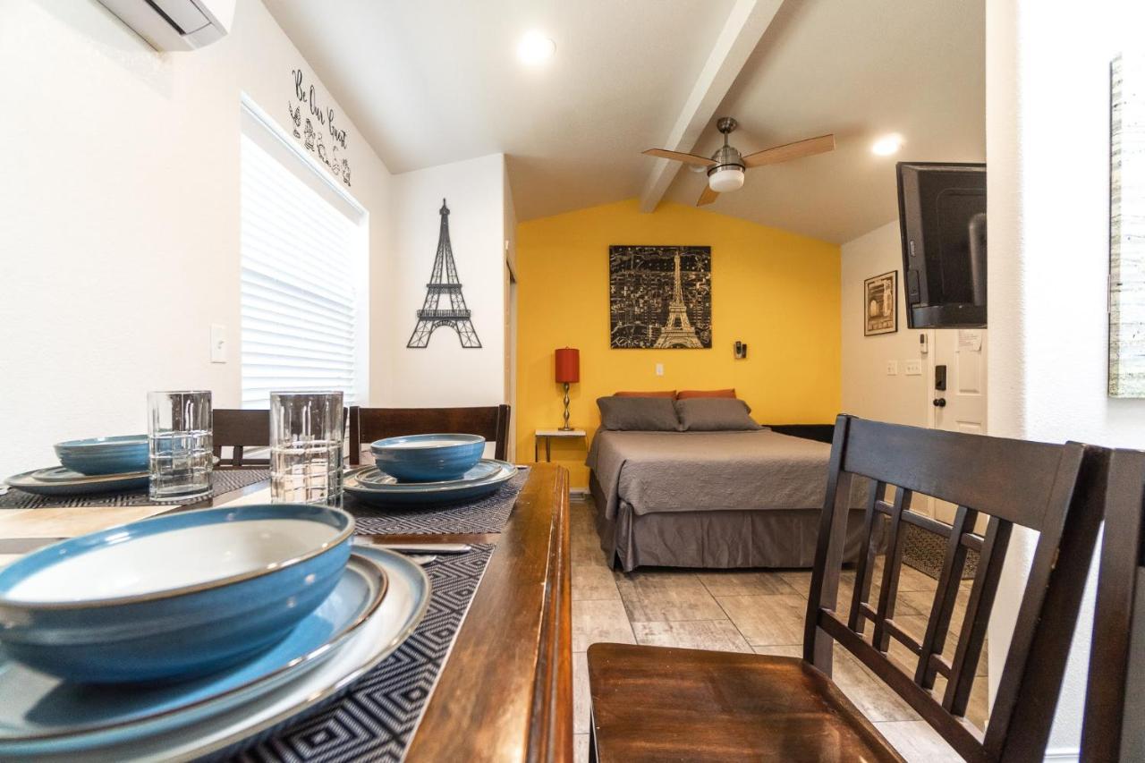 Tiny Paris El Paso, Quiet, Detached, Full Kitchen, Near I10 Apartment Exterior photo