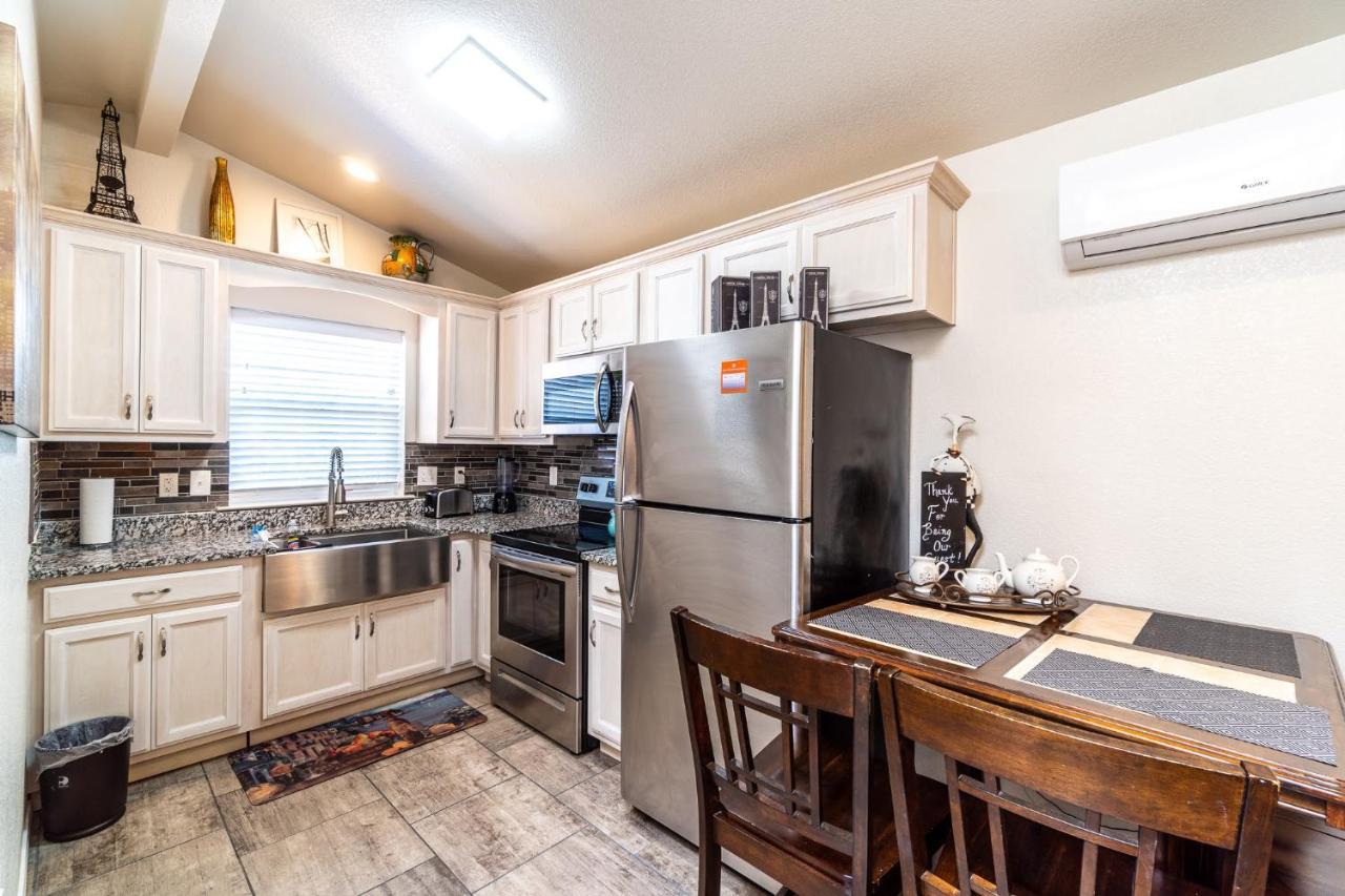 Tiny Paris El Paso, Quiet, Detached, Full Kitchen, Near I10 Apartment Exterior photo